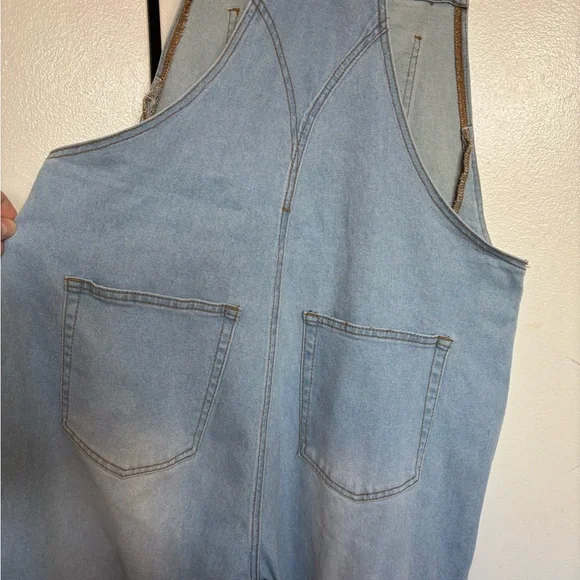 Denim distressed overalls - Picture 7 of 7